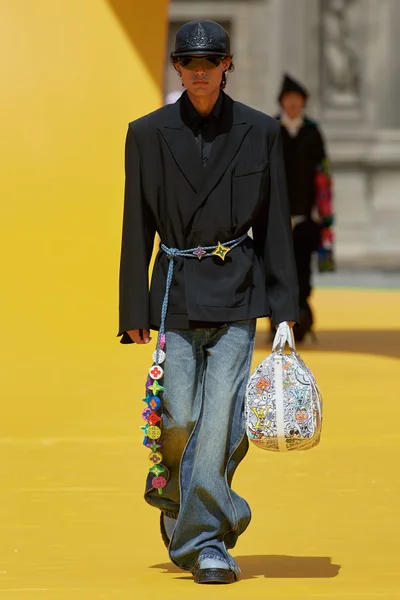 Look 33